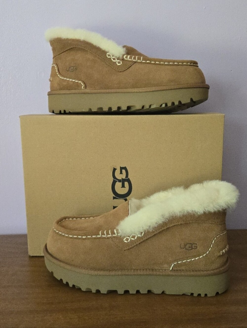 UGG Ansley Parc 10W Chestnut Suede Shearling-Lined Ankle Booties